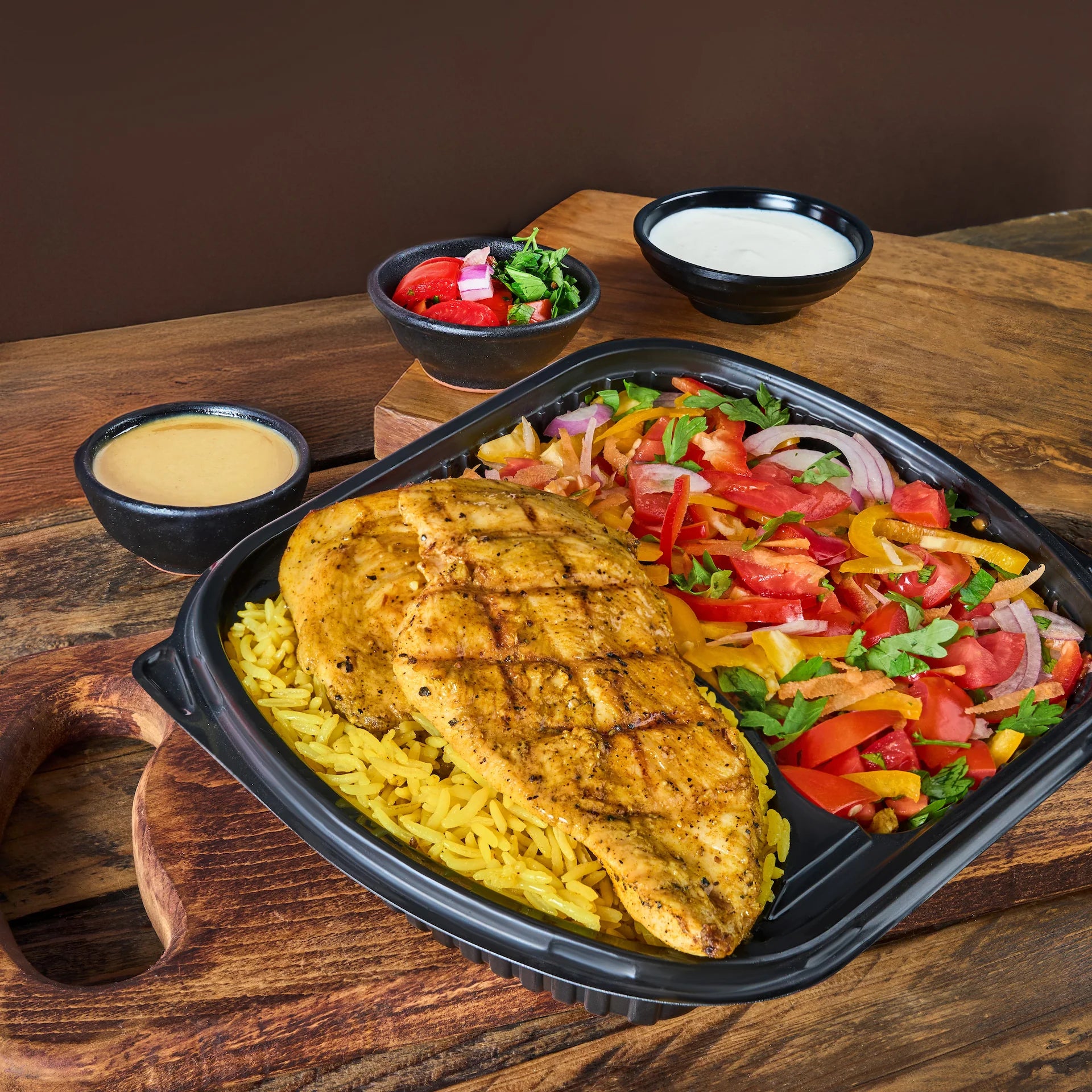 وجبة صدور فراخ مشوية